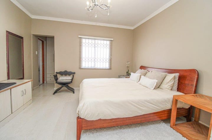 5 Bedroom Property for Sale in Nahoon Valley Park Eastern Cape
